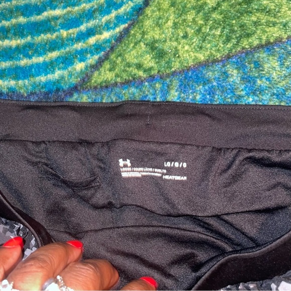 Under Armour Black HeatGear Shorts - Picture 3 of 3